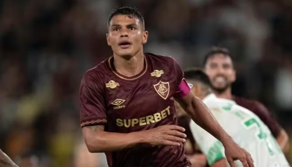 Ban thang dien ro cua Thiago Silva o phut 98 hinh anh