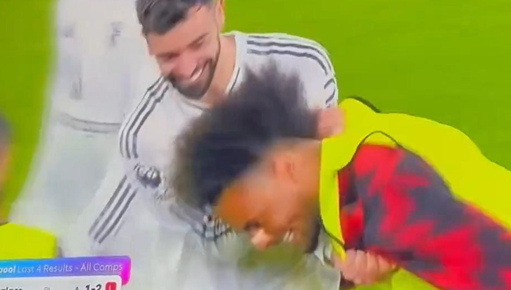 Khoanh khac hon nghin loi noi ve MU hinh anh