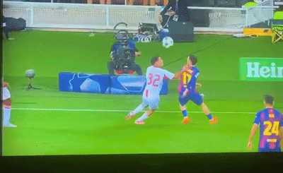 Tranh cai the do Barcelona anh 1