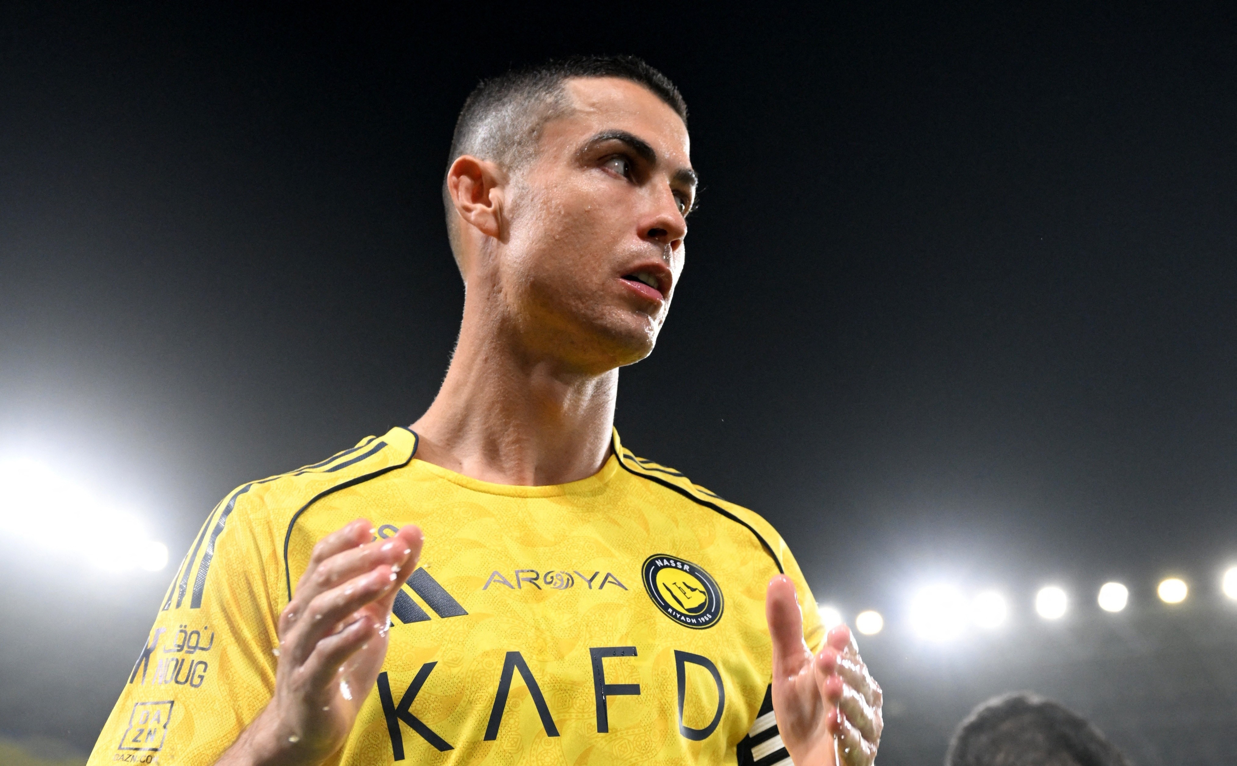 Ro tin Ronaldo sap giai nghe hinh anh