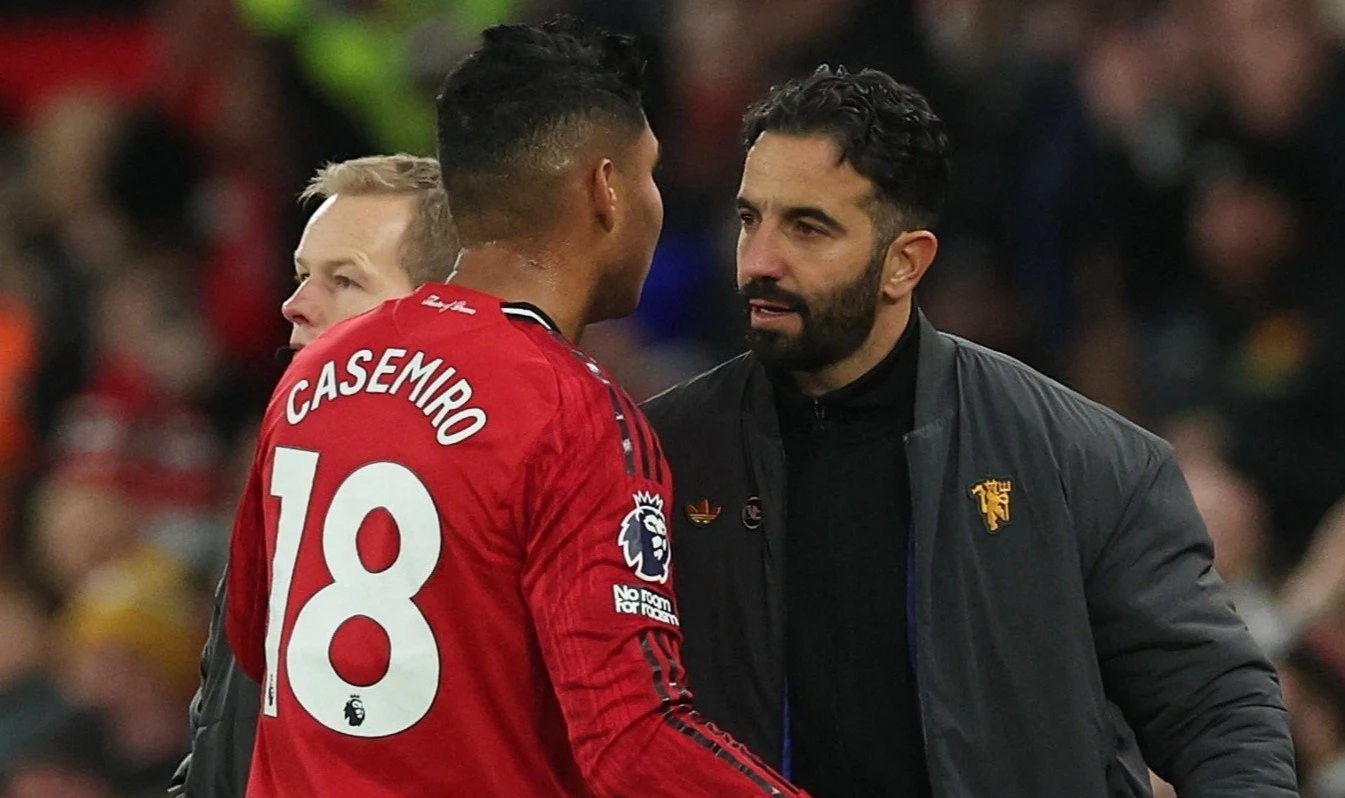 Ly do Casemiro bi rut ra khoi san hinh anh