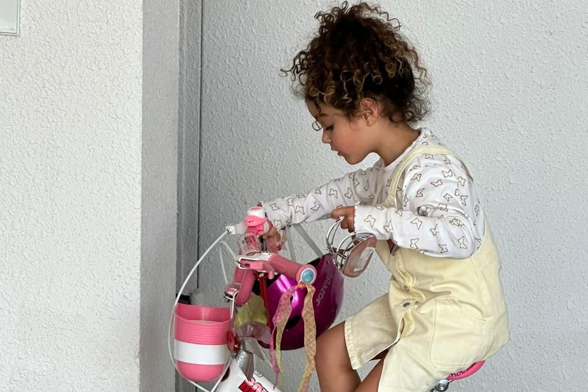 Con gai Ronaldo gay chu y hinh anh