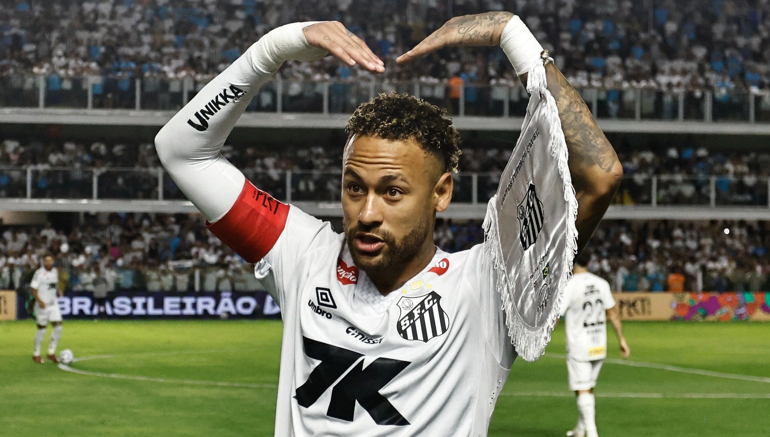 Neymar ghi ban khi nhan bong tu giua san hinh anh