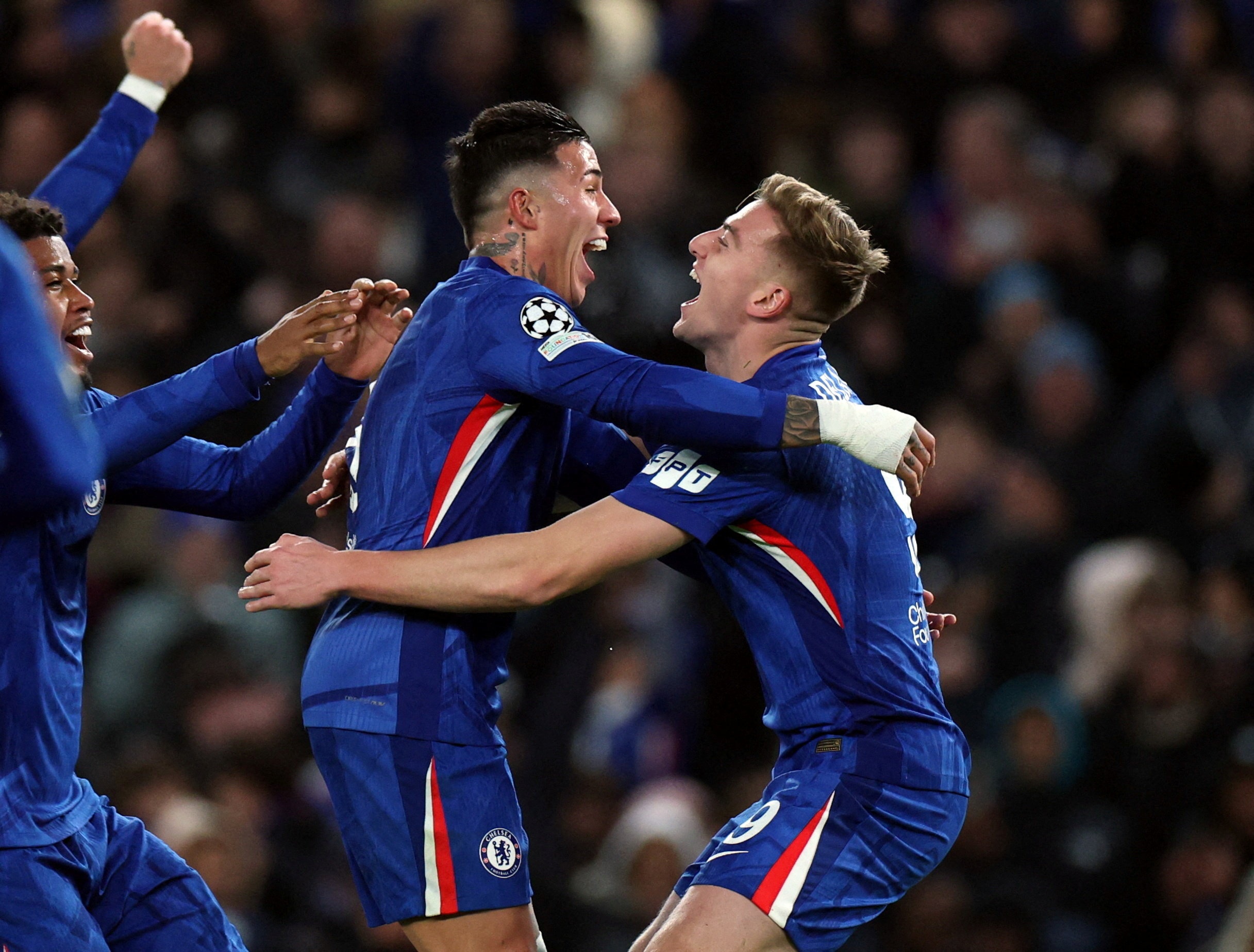 Chelsea bi phat hinh anh