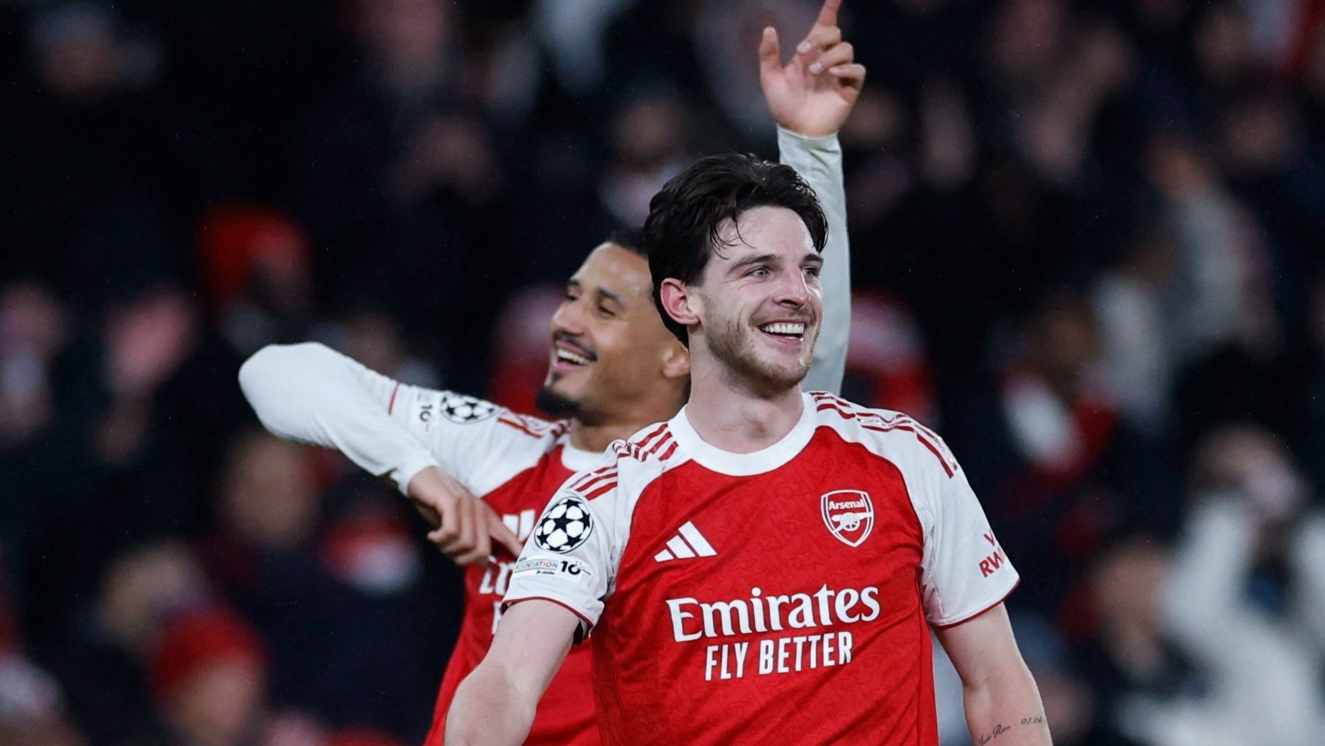 Bon ban thang tran Arsenal de bep Bayern hinh anh