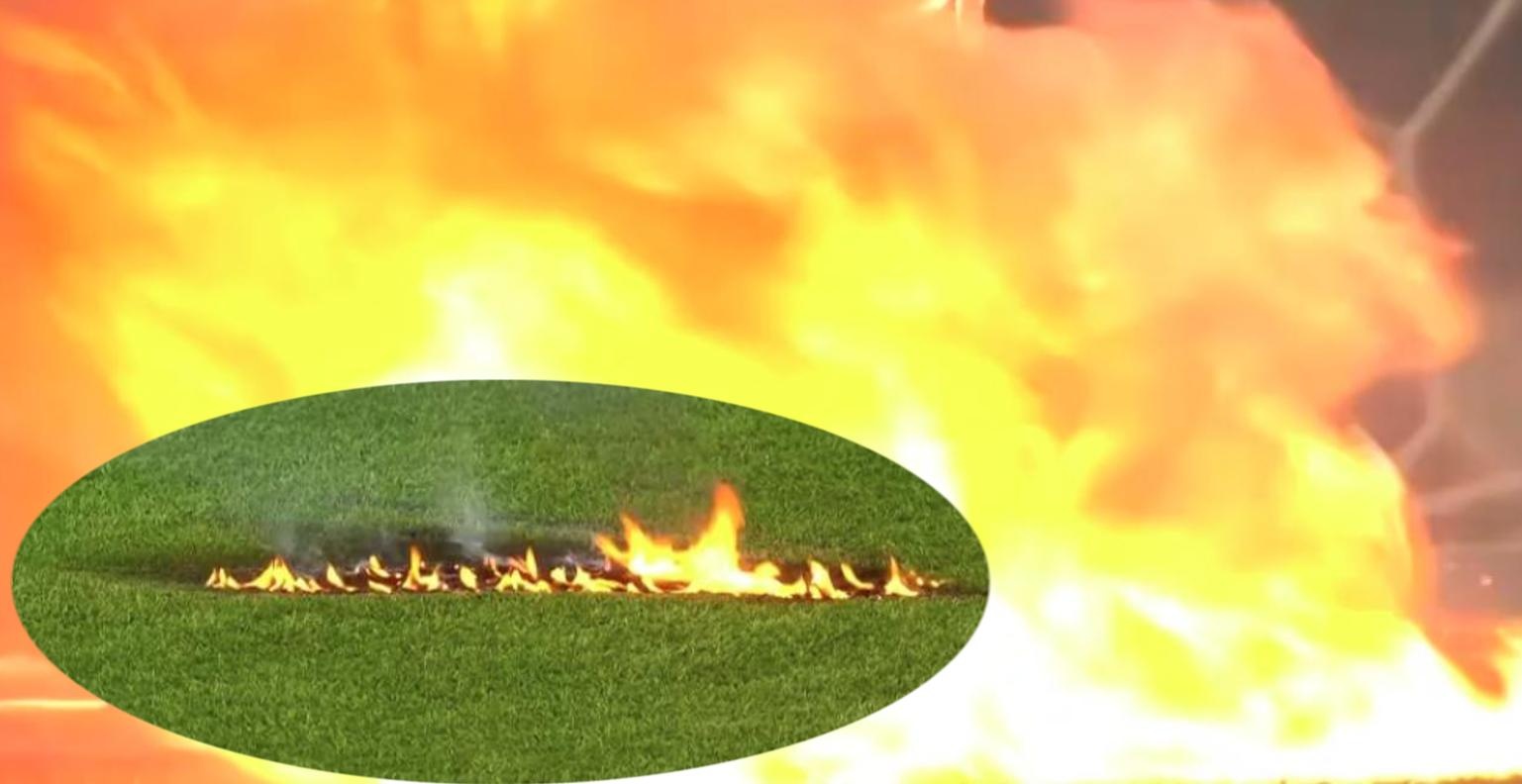 Canh san bong o chau Au boc chay hinh anh