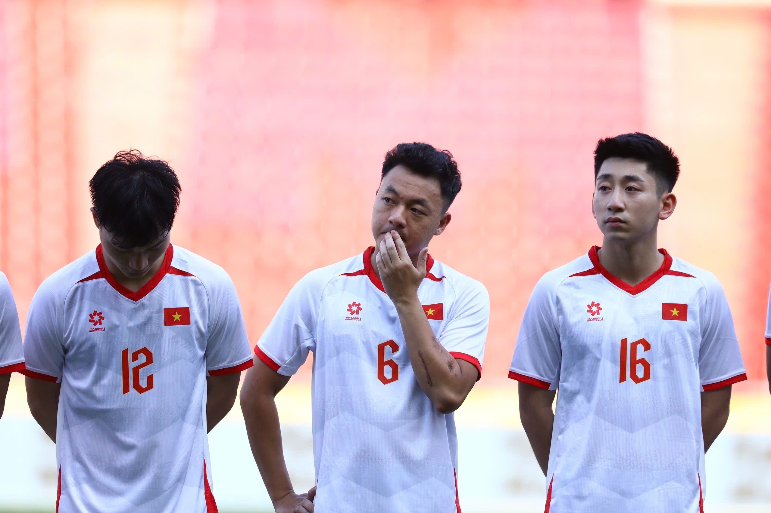 Nguoi ham mo that vong voi U22 Viet Nam hinh anh