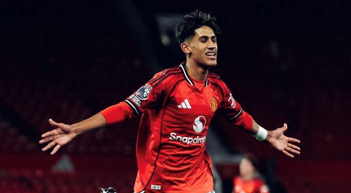 Than dong 15 tuoi cua MU lap ky luc o Old Trafford hinh anh