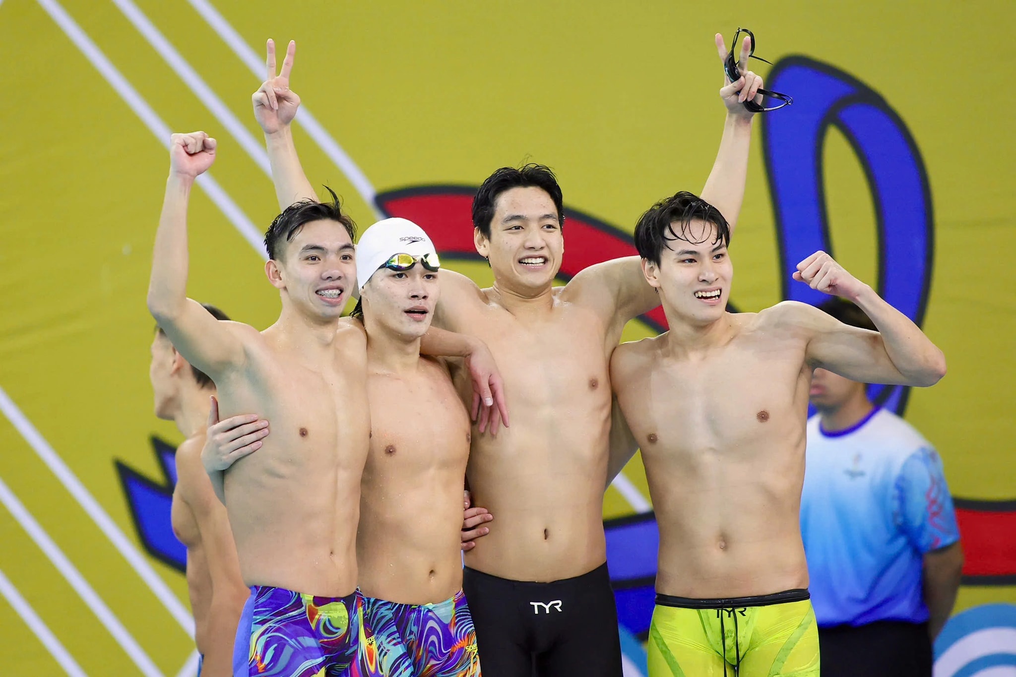 Cu hat-trick vang cho boi loi Viet Nam o SEA Games 33 hinh anh