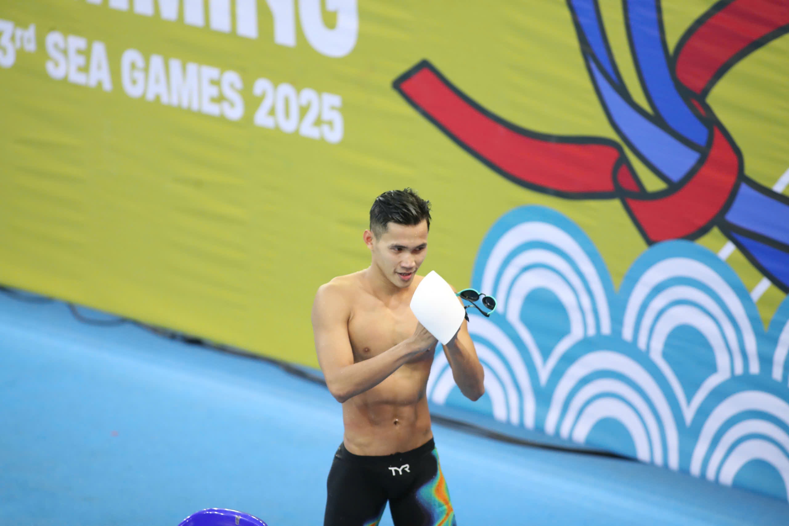 Ky luc gia Viet Nam tiep tuc thong tri 100 m boi ech o SEA Games hinh anh