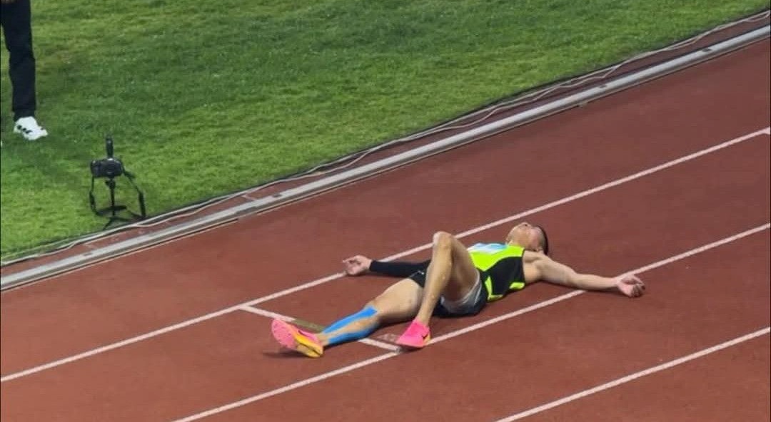 Hinh anh VDV Viet Nam nam guc tren duong chay SEA Games 33 hinh anh