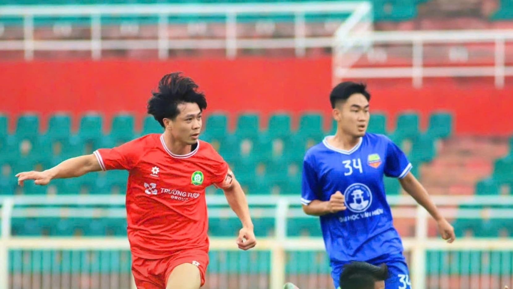 Cong Phuong ghi ban hinh anh