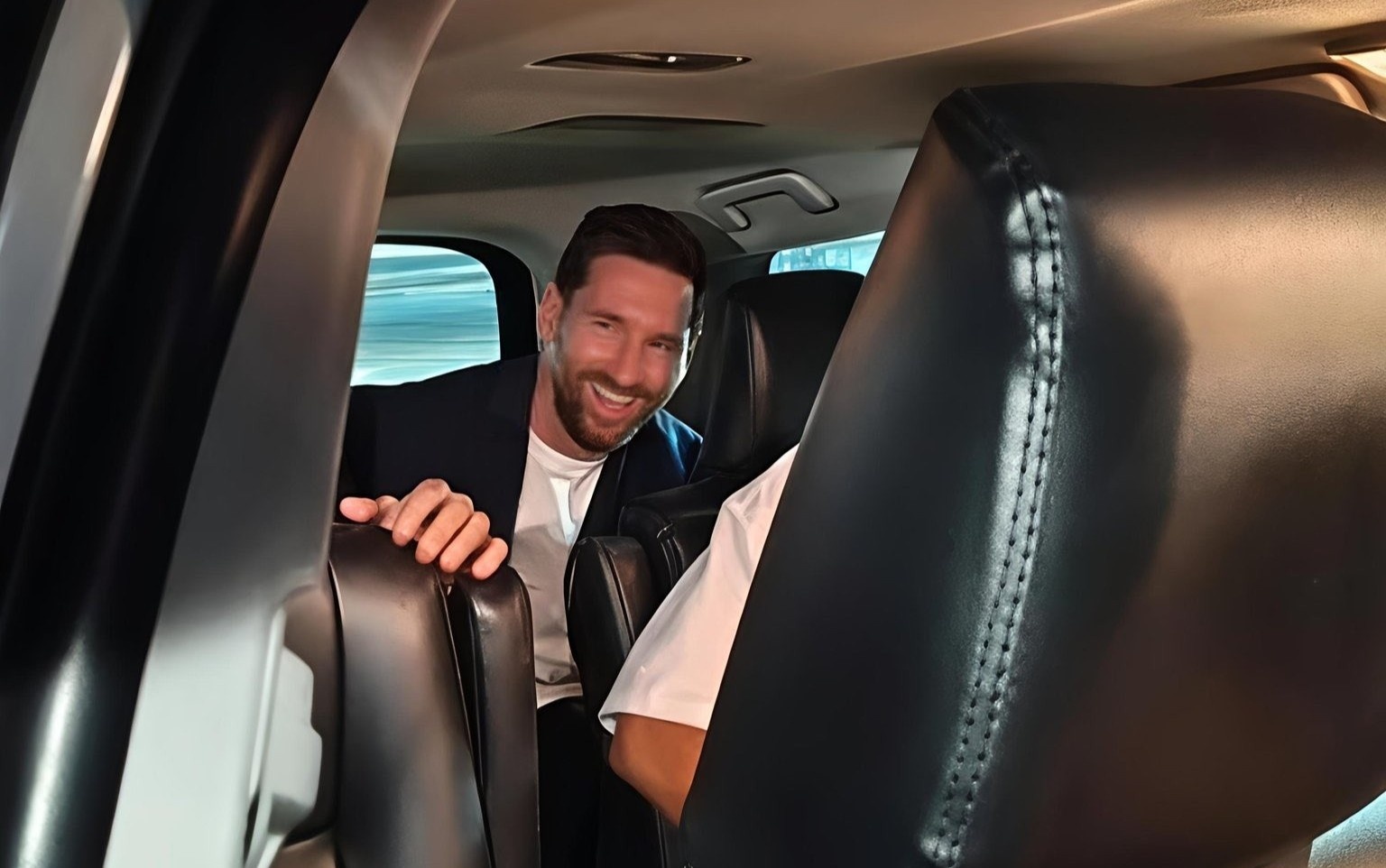 Con sot Messi bung no o An Do hinh anh