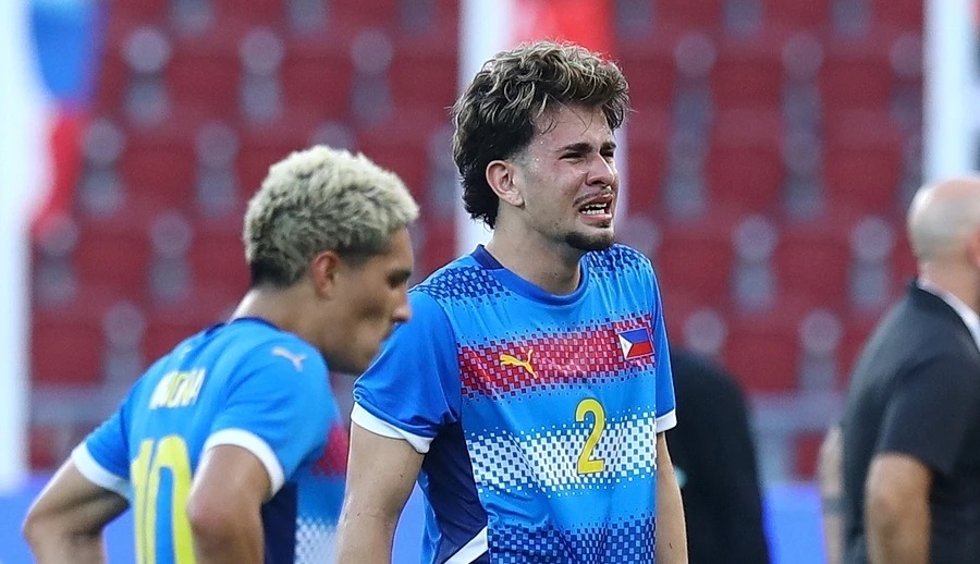 Cau thu Philippines khoc nuc no sau khi thua U22 Viet Nam hinh anh