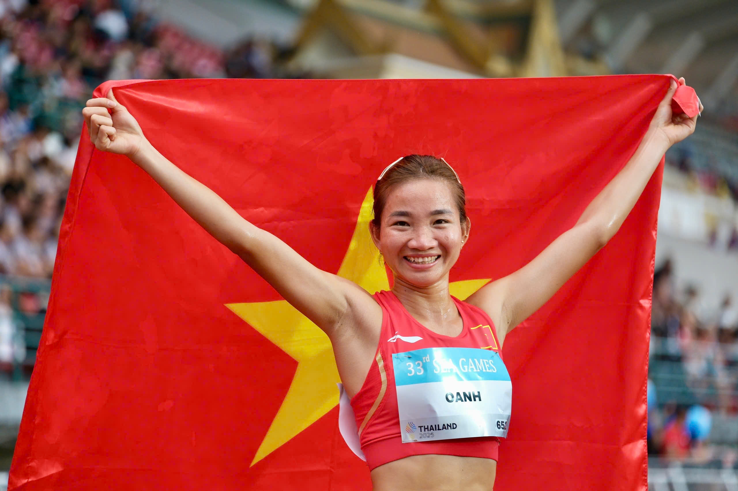 Nguyen Thi Oanh cham ky luc HCV o SEA Games hinh anh
