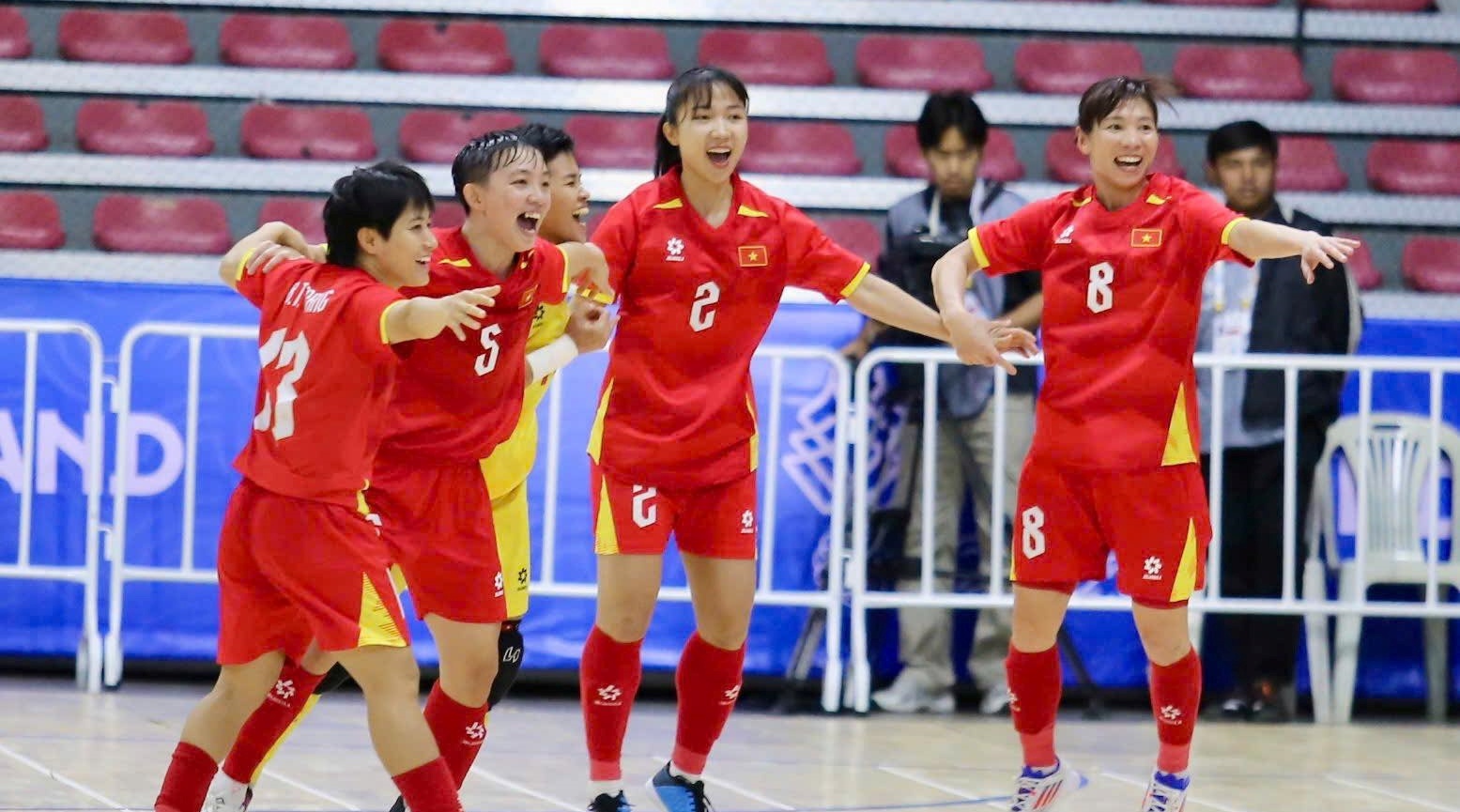 5 ban thang giup futsal nu Viet Nam gianh HCV lich su hinh anh