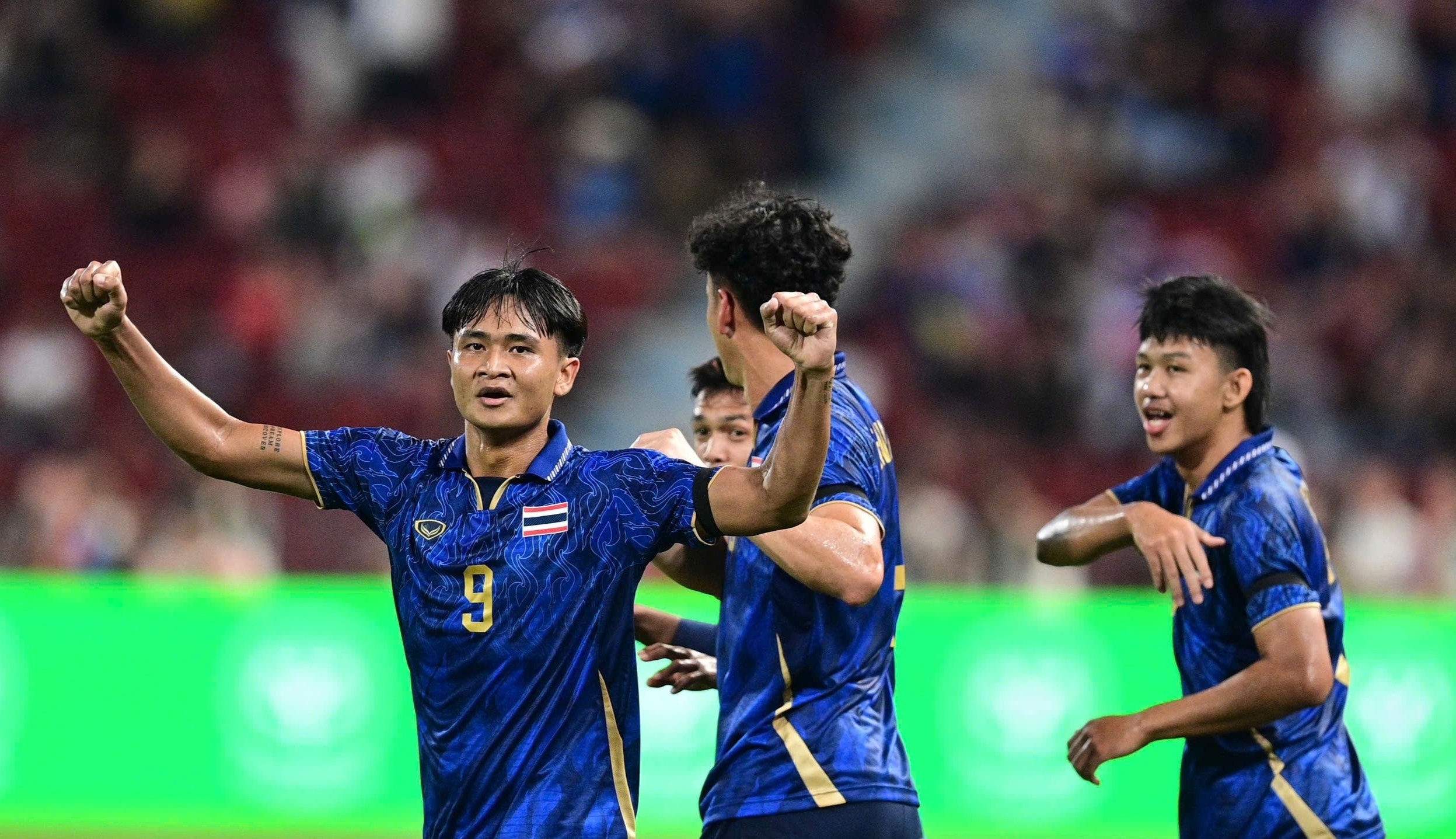 HLV U22 Thai Lan bi chui 'ngu ngoc' hinh anh