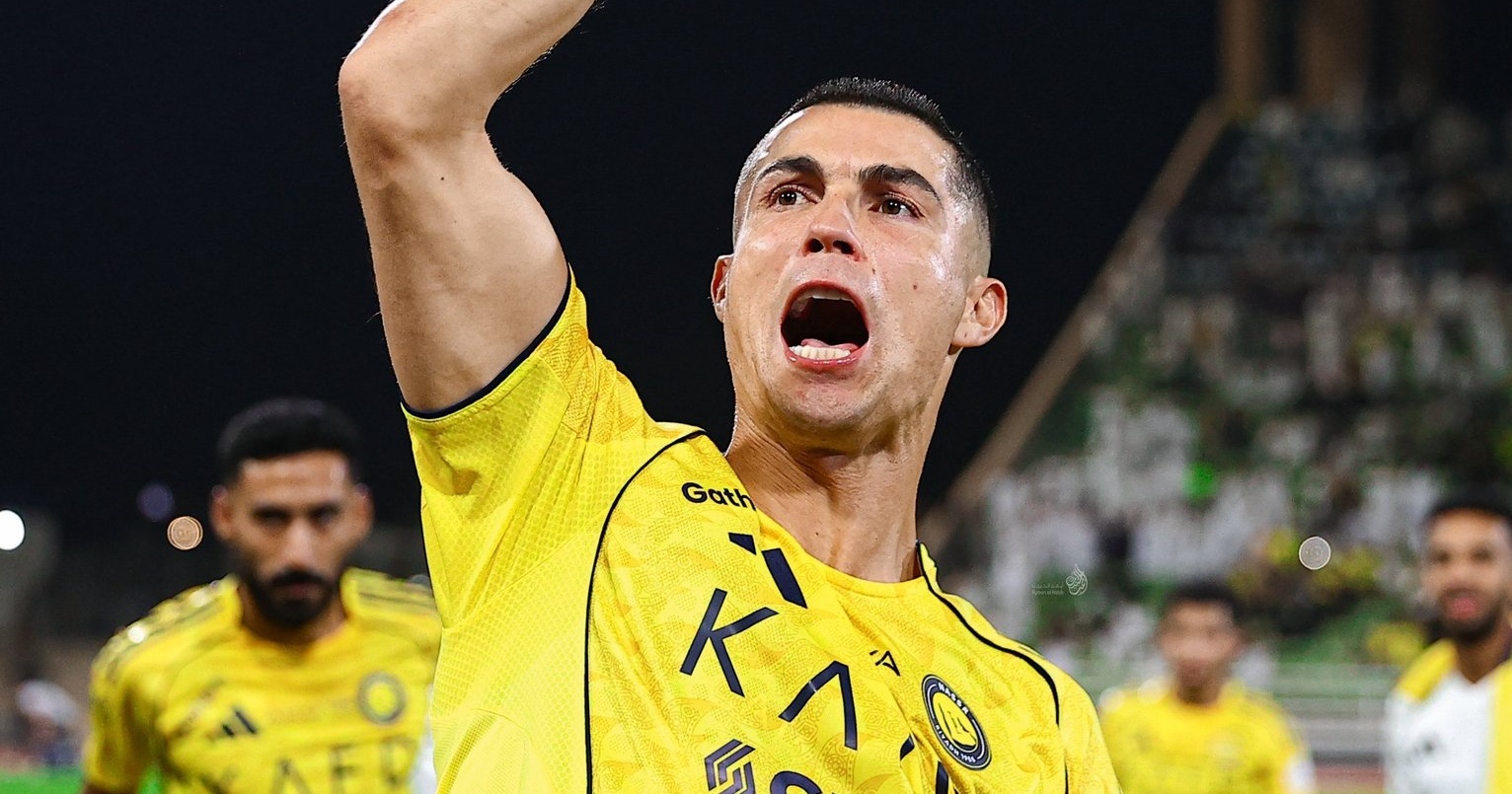 Cu dup cua Ronaldo hinh anh