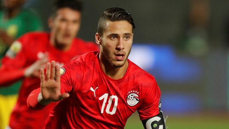 Be boi rung dong bong da Ai Cap, dong doi Salah bi bo tu hinh anh