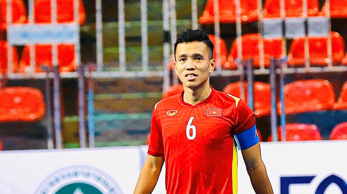 Doi truong tuyen futsal Viet Nam giai nghe hinh anh