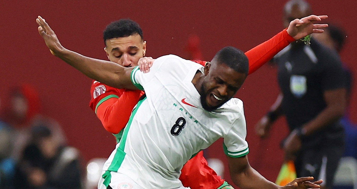 Cau thu Brenford cong khai muon khoac ao MU hinh anh