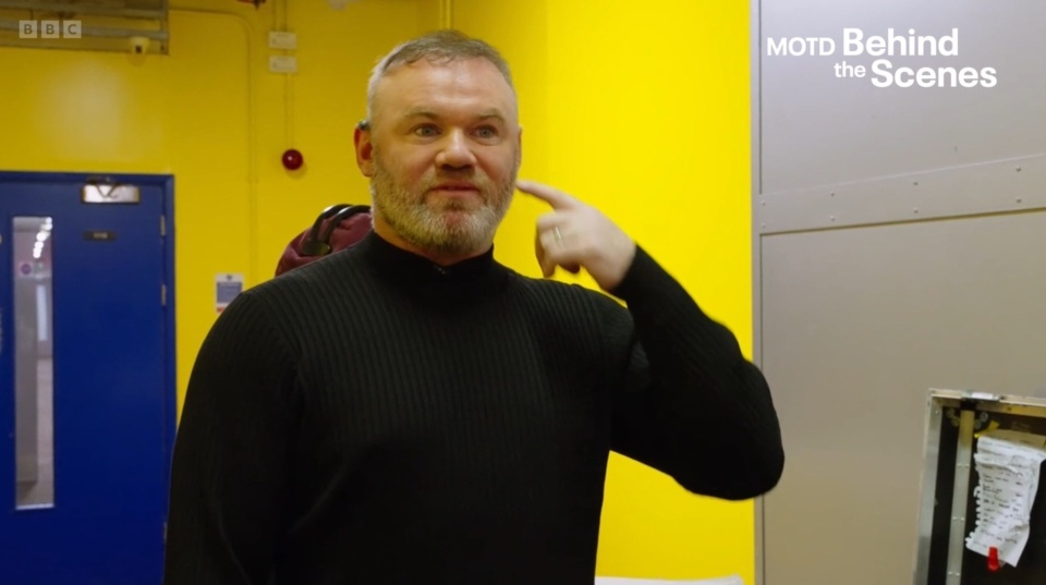 Rooney bi diec mot ben tai hinh anh