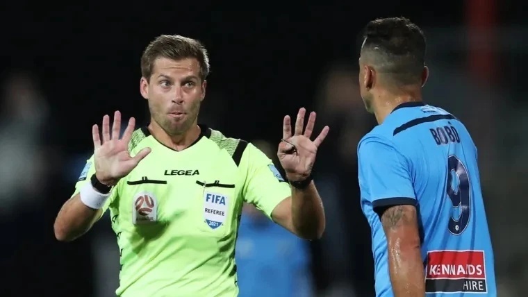 Danh tinh trong tai dieu khien tran ban ket cua U23 Viet Nam hinh anh