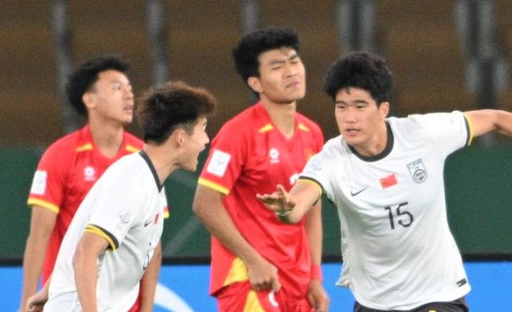 Cau thu Trung Quoc he lo chia khoa thang U23 Viet Nam hinh anh