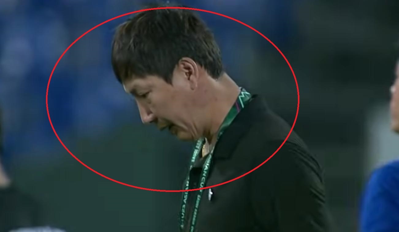 Vi sao HLV Kim Sang-sik khong an mung? hinh anh