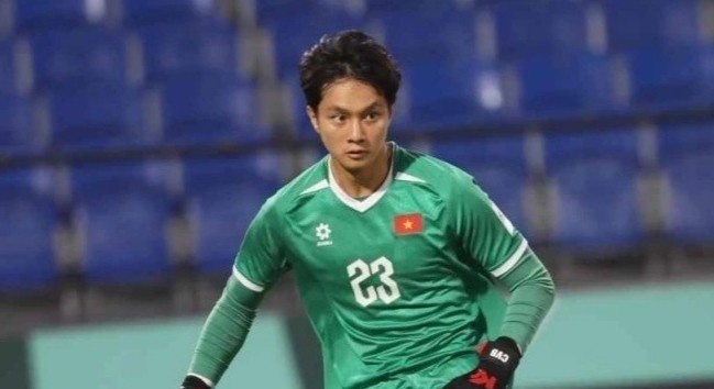 HLV Kim: 'Cao Van Binh chiu rat nhieu ap luc' hinh anh