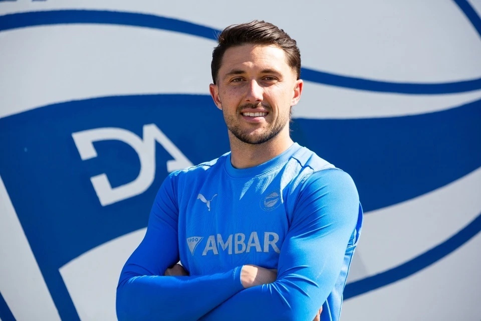 Cau thu nhap tich Malaysia tai xuat sau khi duoc go an treo gio hinh anh