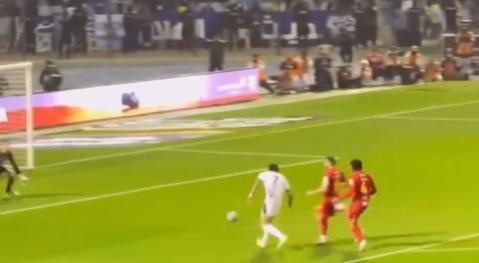 Pha bo lo kho tin cua Nunez hinh anh