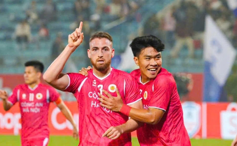 Dinh Bac du bi, CAHN thang CLB Singapore 6-1 hinh anh