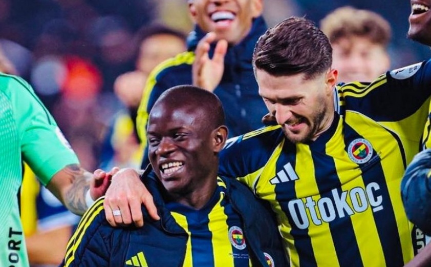 Khoanh khac ngai ngung cua Kante khi ra mat CLB moi hinh anh