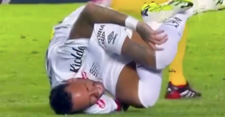 Neymar bi pham loi ghe ron hinh anh