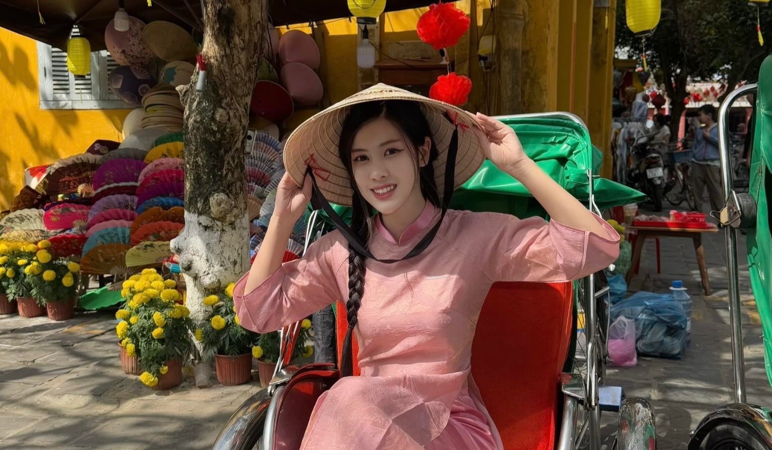 Hotgirl Thai Lan luu luyen Viet Nam hinh anh