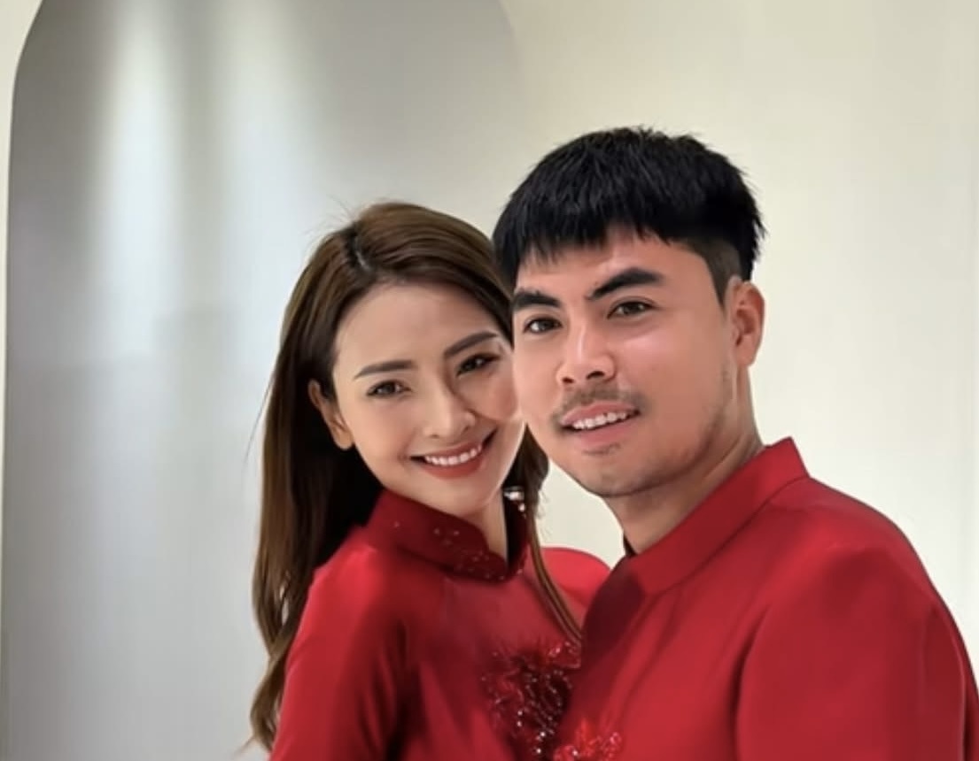 Duc Huy va MC Mu Tat lam le an hoi hinh anh