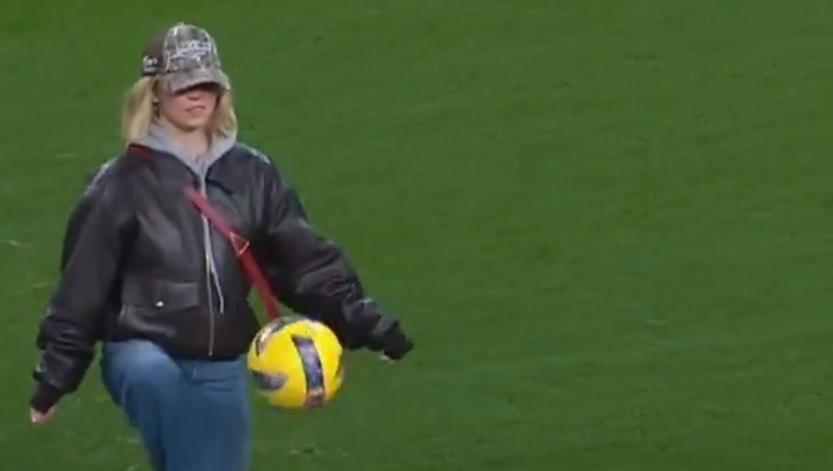 Ky nang choi bong cua Sydney Sweeney hinh anh