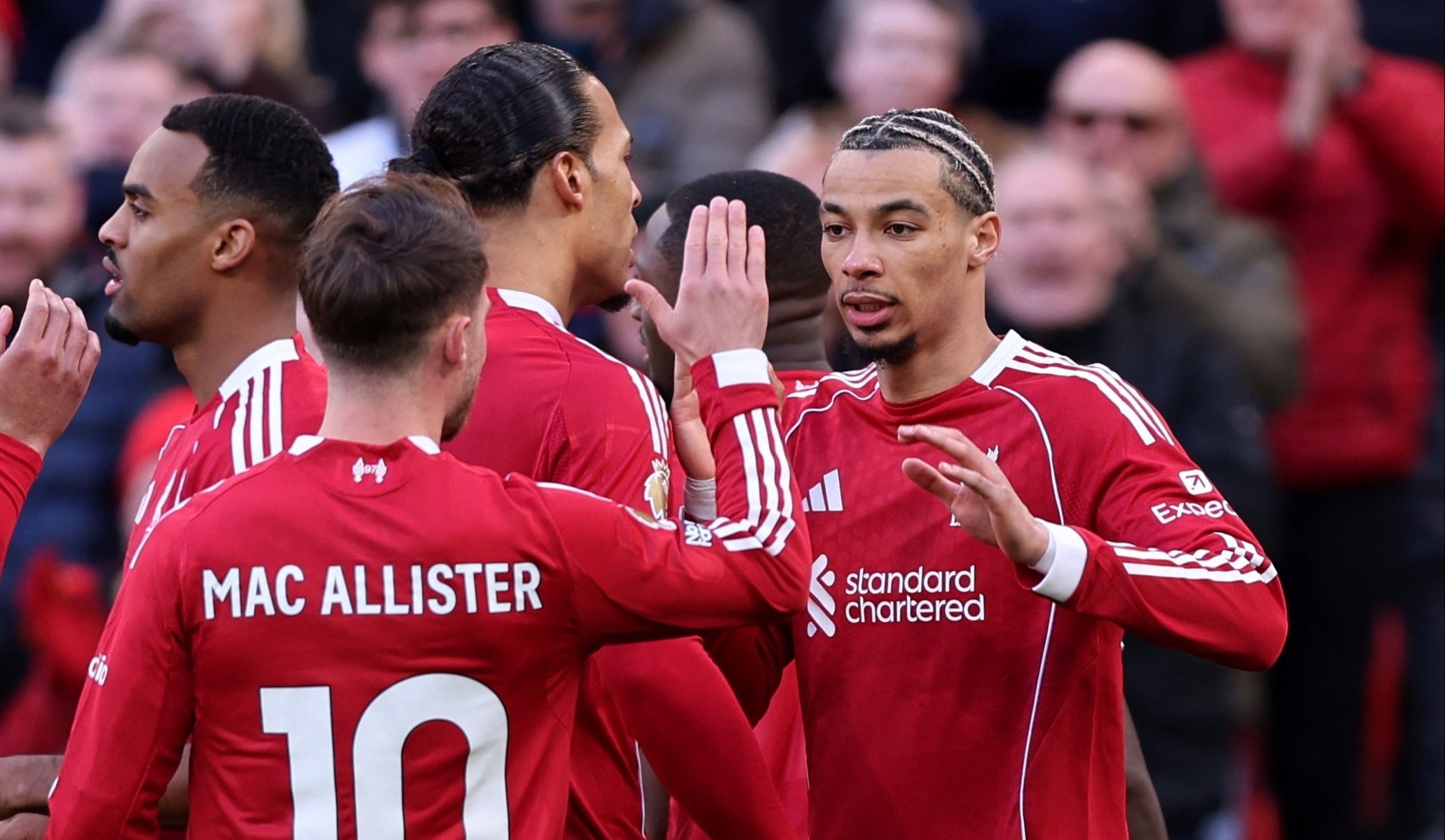 Liverpool ap sat MU hinh anh