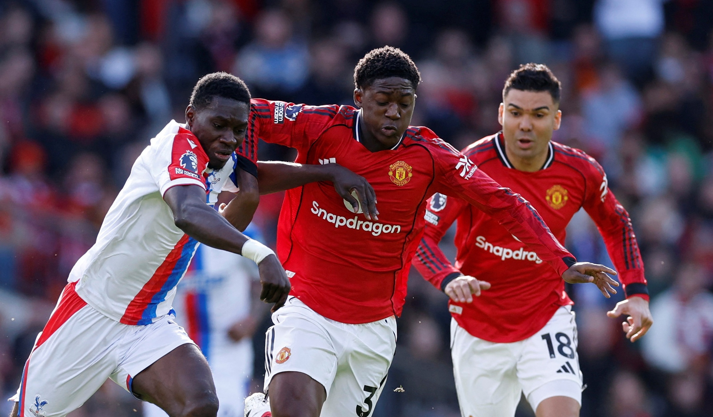 Carrick da dung voi Mainoo hinh anh