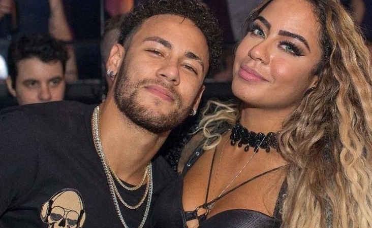 Neymar lai nghi thi dau dung ngay sinh nhat em gai hinh anh