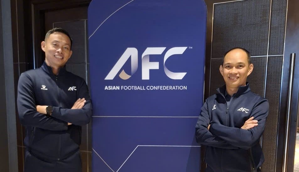 Bong da Viet Nam co them 2 trong tai VAR cap chau luc hinh anh