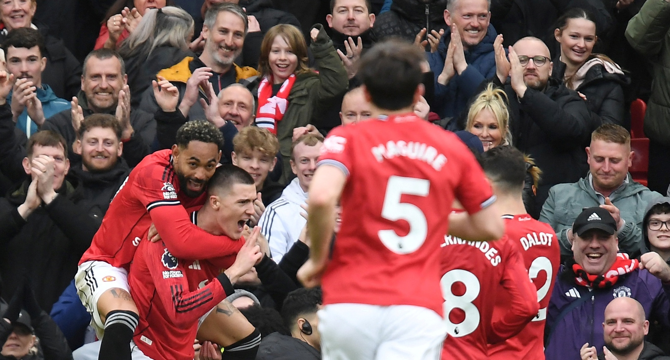 Highlights MU 3-1 Aston Villa hinh anh