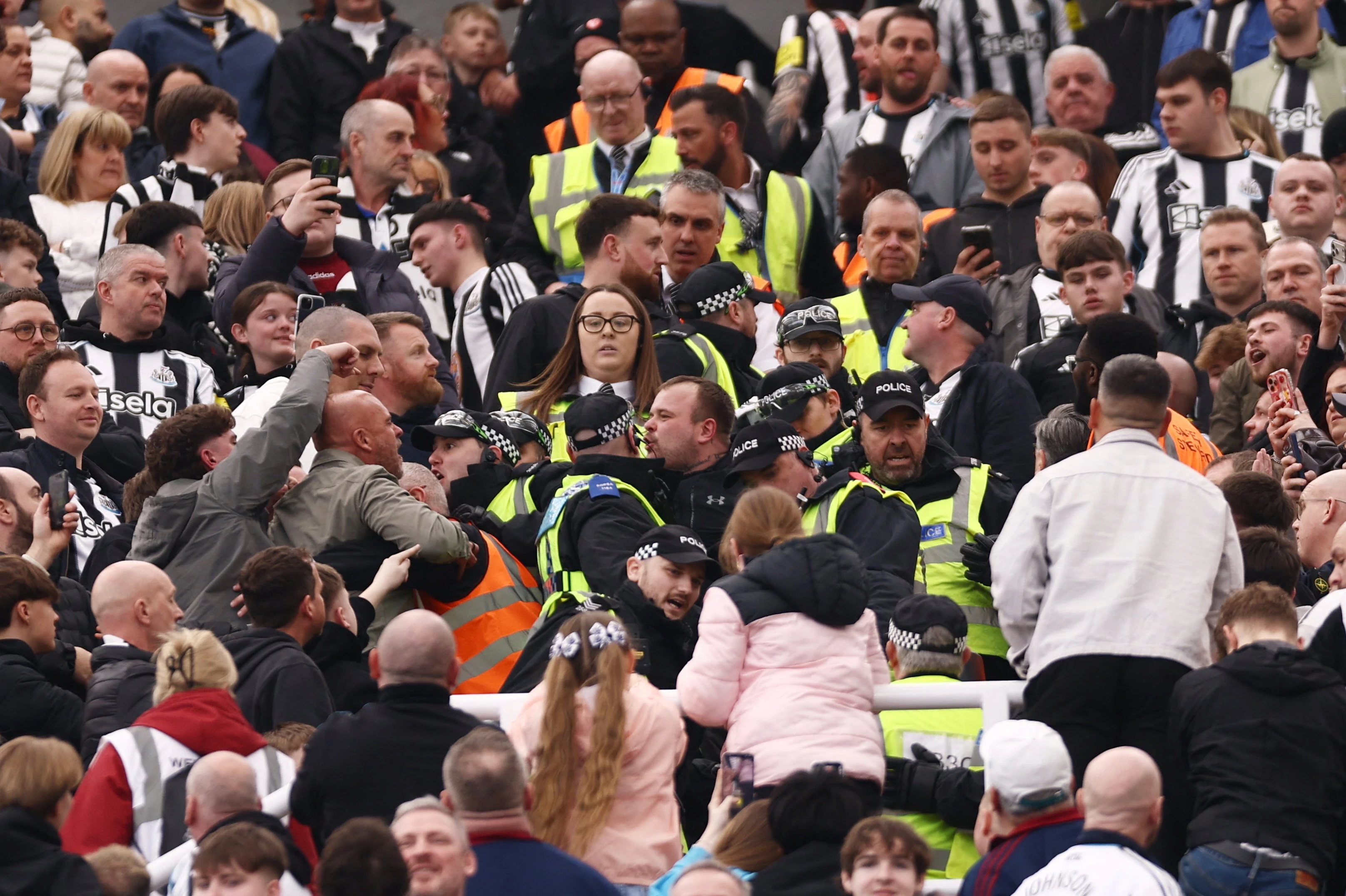 Premier League anh 4