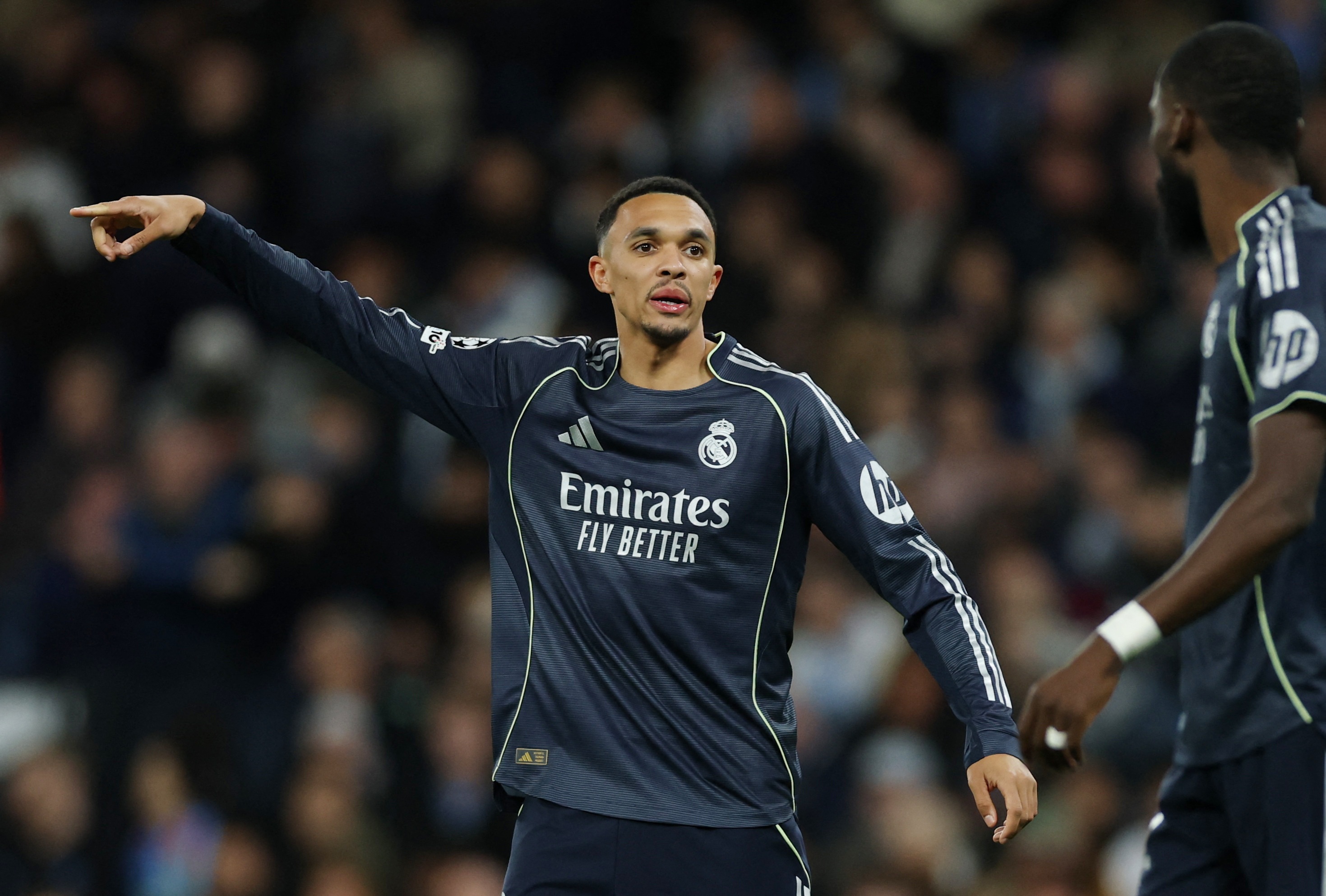 Alexander-Arnold bi phat hinh anh