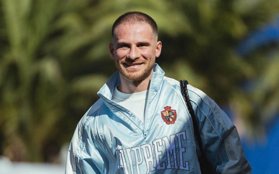 Khong nhan ra nha vo dich World Cup 2022 hinh anh