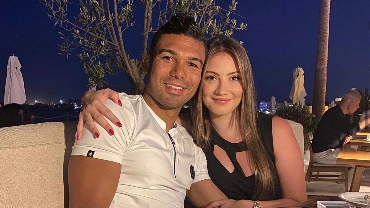 CDV MU khien vo Casemiro khoc hinh anh