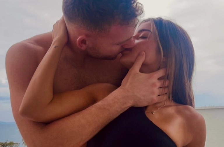 Ve dep gay chu y cua vo thu mon Israel hinh anh