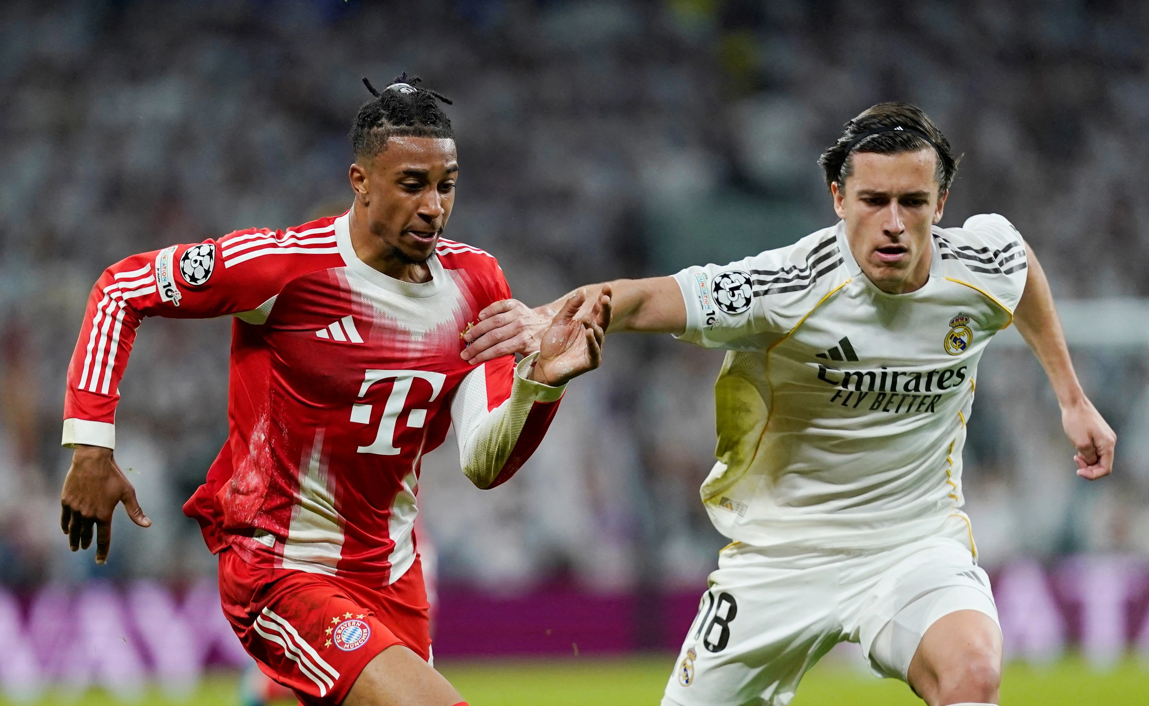 Cuu cau thu MU khien fan Real Madrid phan no hinh anh