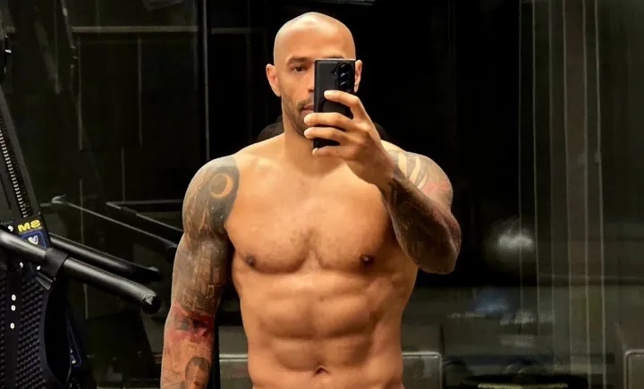 Co bap san chac cua Henry o tuoi 48 hinh anh